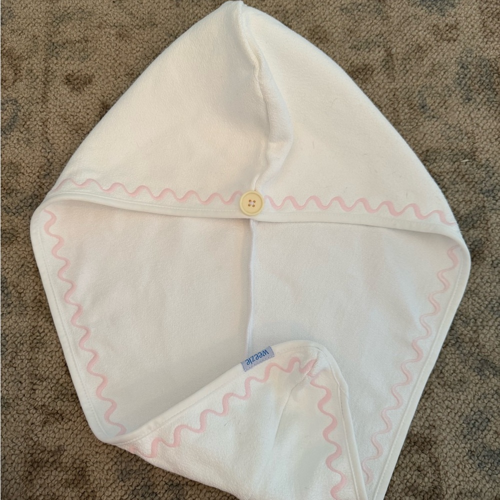 Weezie Towels White with Pink Trim Head Wrap